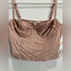 Hot house market dot design woven cream crop top